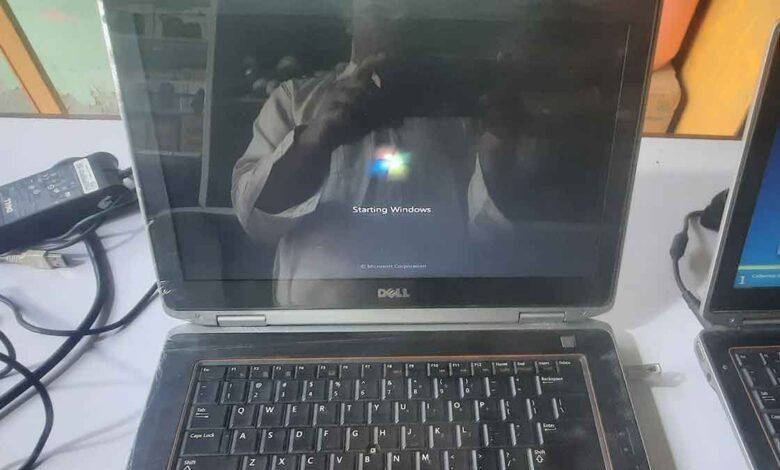 How to Fix Laptop Stuck while Installing Operating